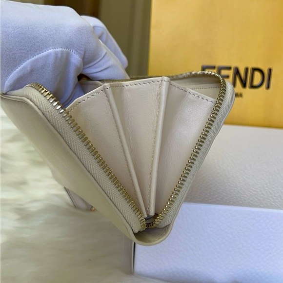 Auth Fendi Wallet EUC like new - Picture 12 of 17